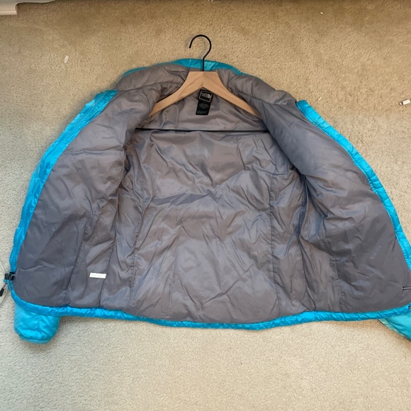 Women's Vintage The North Face 550 Down Powder Blue Quilted Puffer Jacket - Picture 8 of 9